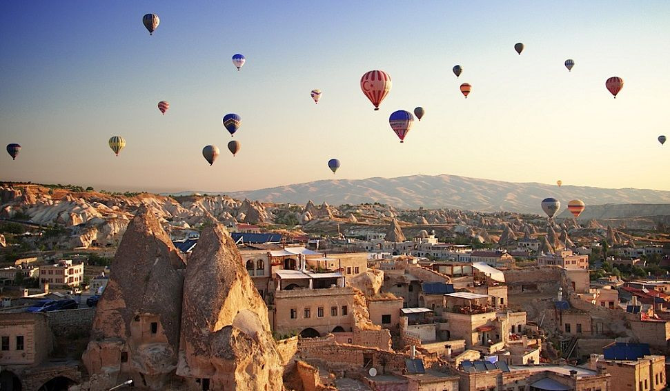 Trải nghiệm chiêm ngưỡng khinh khí cầu Cappadocia ở Thổ Nhĩ Kỳ - ảnh 1